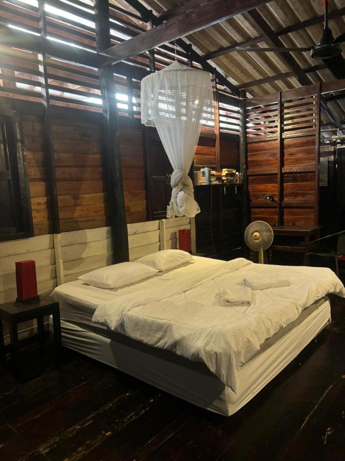 Tonmai Suite II Ko Por Exterior foto